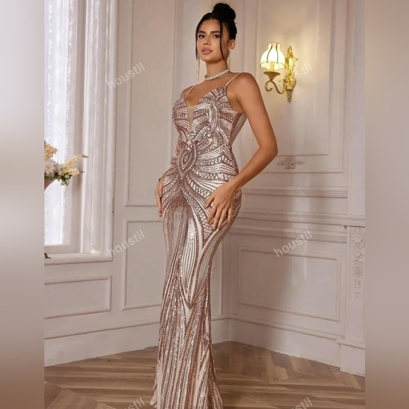 Glamorous Backless Sequin Dress in Gold - Picture 4 of 14